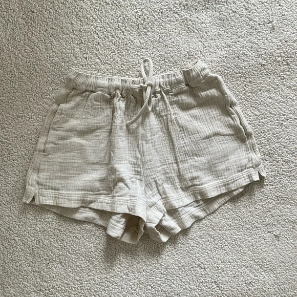 Women's High Waist Beige summer Shorts S - Picture 1 of 6